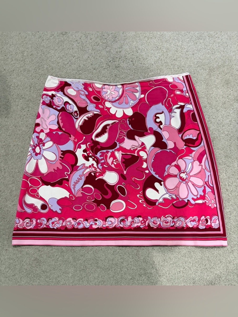 Elie Tahari Skirt, Women’s Pink and White Floral Print w/ Side Stripes, Size 8